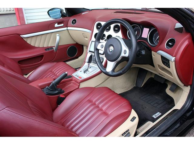 アルファスパイダー 3.2 JTS Q4 Qトロ ディスティンク V6EG アイシン6速AT 4WD キセノン TI用19AW ブレンボキャリパー レッドフラウレザーシート パワーシート パドルシフト 2DINナビ パークセンサー(18枚目)