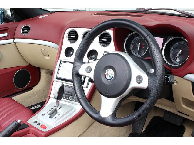 アルファスパイダー 3.2 JTS Q4 Qトロ ディスティンク V6EG アイシン6速AT 4WD キセノン TI用19AW ブレンボキャリパー レッドフラウレザーシート パワーシート パドルシフト 2DINナビ パークセンサー(24枚目)