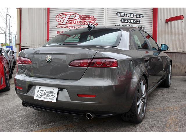 アルファ159 1750TBI 新車並行 1750ターボ 左6速MT TIパッケージ キセノン スポーツサス 19インチAW サイドスカート パークセンサー スポーツシート アルミコンソール 2DINナビ Bカメラ クルコン(3枚目)