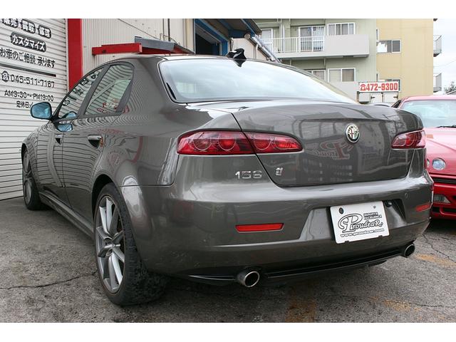 アルファ159 1750TBI 新車並行 1750ターボ 左6速MT TIパッケージ キセノン スポーツサス 19インチAW サイドスカート パークセンサー スポーツシート アルミコンソール 2DINナビ Bカメラ クルコン(13枚目)