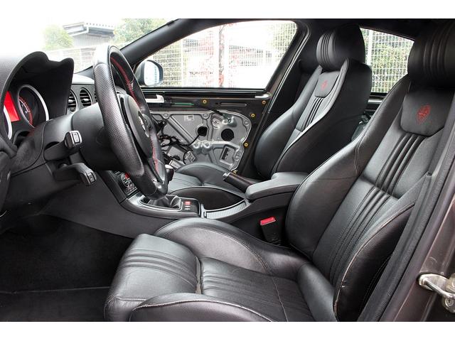 アルファ159 1750TBI 新車並行 1750ターボ 左6速MT TIパッケージ キセノン スポーツサス 19インチAW サイドスカート パークセンサー スポーツシート アルミコンソール 2DINナビ Bカメラ クルコン(18枚目)