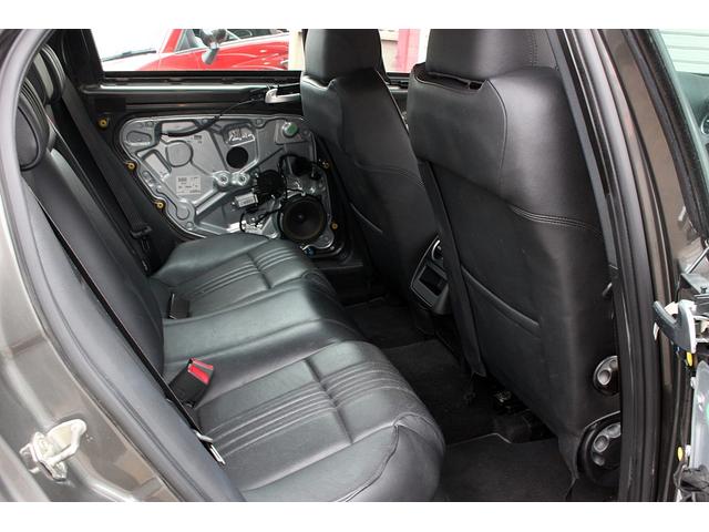 アルファ159 1750TBI 新車並行 1750ターボ 左6速MT TIパッケージ キセノン スポーツサス 19インチAW サイドスカート パークセンサー スポーツシート アルミコンソール 2DINナビ Bカメラ クルコン(22枚目)