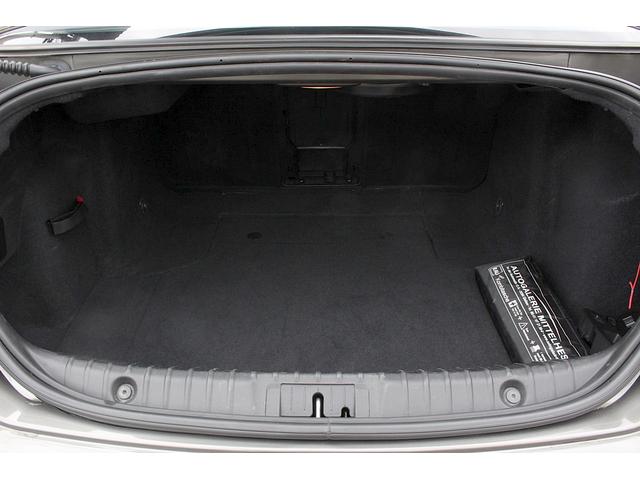 アルファ159 1750TBI 新車並行 1750ターボ 左6速MT TIパッケージ キセノン スポーツサス 19インチAW サイドスカート パークセンサー スポーツシート アルミコンソール 2DINナビ Bカメラ クルコン(23枚目)