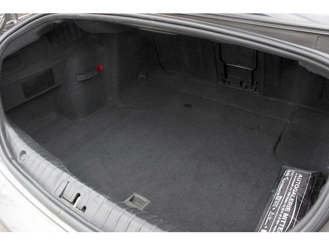 アルファ159 1750TBI 新車並行 1750ターボ 左6速MT TIパッケージ キセノン スポーツサス 19インチAW サイドスカート パークセンサー スポーツシート アルミコンソール 2DINナビ Bカメラ クルコン(24枚目)