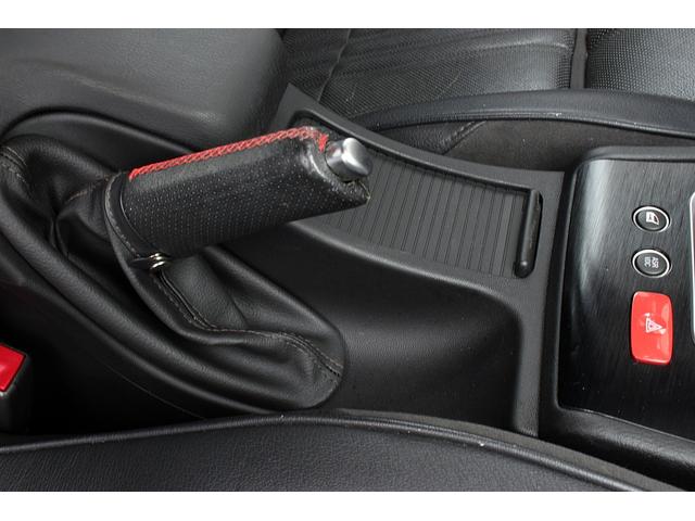 アルファ159 1750TBI 新車並行 1750ターボ 左6速MT TIパッケージ キセノン スポーツサス 19インチAW サイドスカート パークセンサー スポーツシート アルミコンソール 2DINナビ Bカメラ クルコン(33枚目)