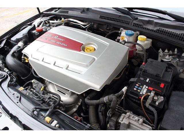 アルファ159 1750TBI 新車並行 1750ターボ 左6速MT TIパッケージ キセノン スポーツサス 19インチAW サイドスカート パークセンサー スポーツシート アルミコンソール 2DINナビ Bカメラ クルコン(35枚目)
