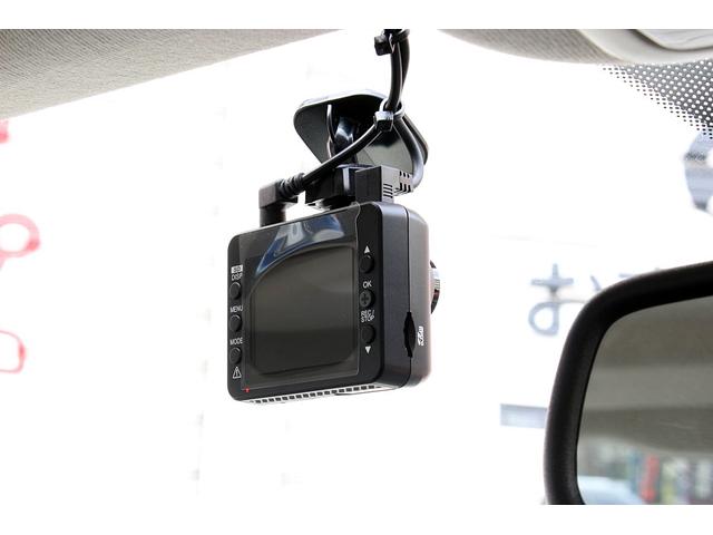 500 イタリー 限定車 ワンオーナー禁煙 スカイドーム 専用レザーシート 15インチAW パークセンサー キセノンライト オートエアコン AUX&USB Uコネクト ETC 前後ドライブレコーダー(32枚目)