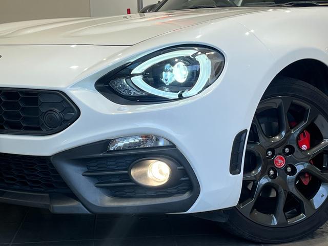 アバルト１２４ スパイダー ベースグレード　ワンオーナー車　ＥＴＣ付き　ビルシュタインショックアブソーバー　シートヒーター付き　フルセグＴＶ　純正ナビゲーション　ＬＥＤヘッドライト　スポーツレザーシート（4枚目）