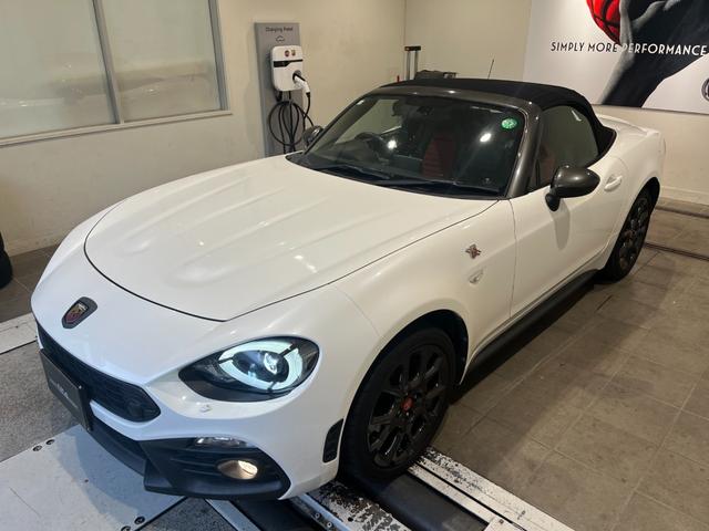 アバルト１２４ スパイダー ベースグレード　ワンオーナー車　ＥＴＣ付き　ビルシュタインショックアブソーバー　シートヒーター付き　フルセグＴＶ　純正ナビゲーション　ＬＥＤヘッドライト　スポーツレザーシート（6枚目）