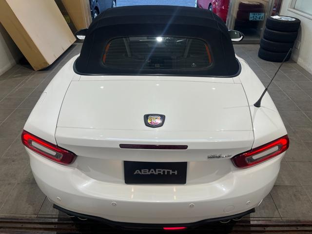 アバルト１２４ スパイダー ベースグレード　ワンオーナー車　ＥＴＣ付き　ビルシュタインショックアブソーバー　シートヒーター付き　フルセグＴＶ　純正ナビゲーション　ＬＥＤヘッドライト　スポーツレザーシート（8枚目）
