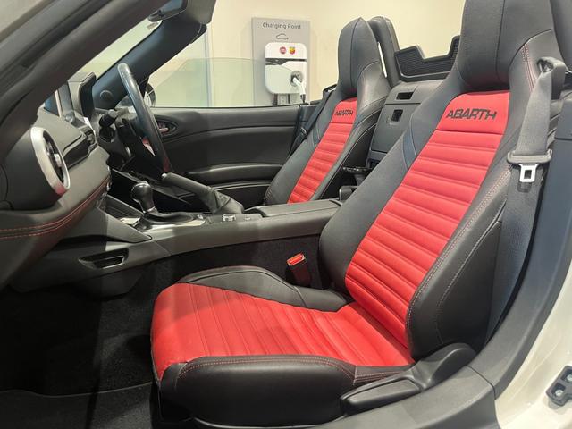 アバルト１２４ スパイダー ベースグレード　ワンオーナー車　ＥＴＣ付き　ビルシュタインショックアブソーバー　シートヒーター付き　フルセグＴＶ　純正ナビゲーション　ＬＥＤヘッドライト　スポーツレザーシート（16枚目）