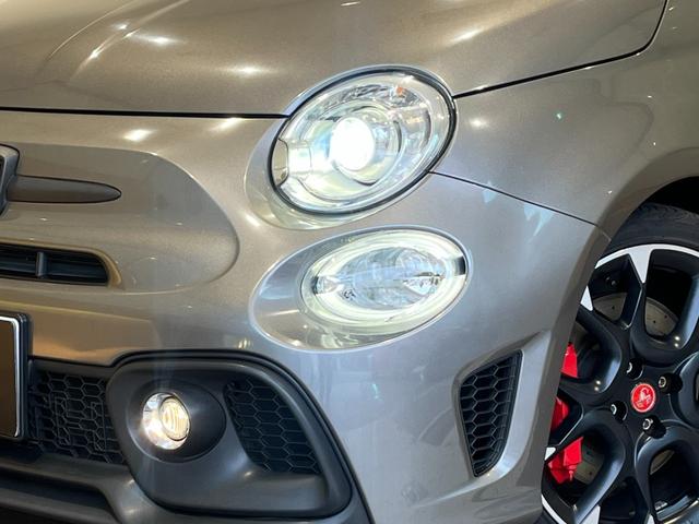 アバルト５９５ コンペティツィオーネ　弊社オーナー様下取り　ワンオーナー車　ドラレコ付き　ＥＴＣ付き　ブラウンサベルトシート　レコードモンツァマフラー　キセノンヘッドライト　禁煙車　純正１７インチアルミホイール（4枚目）