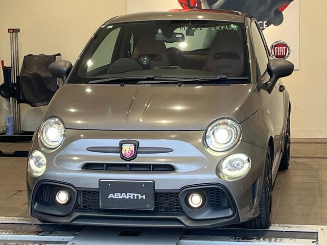 アバルト５９５ コンペティツィオーネ　弊社オーナー様下取り　ワンオーナー車　ドラレコ付き　ＥＴＣ付き　ブラウンサベルトシート　レコードモンツァマフラー　キセノンヘッドライト　禁煙車　純正１７インチアルミホイール（5枚目）