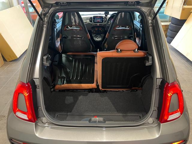 アバルト５９５ コンペティツィオーネ　弊社オーナー様下取り　ワンオーナー車　ドラレコ付き　ＥＴＣ付き　ブラウンサベルトシート　レコードモンツァマフラー　キセノンヘッドライト　禁煙車　純正１７インチアルミホイール（11枚目）