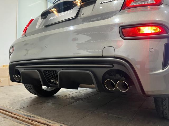 アバルト５９５ コンペティツィオーネ　弊社オーナー様下取り　ワンオーナー車　ドラレコ付き　ＥＴＣ付き　ブラウンサベルトシート　レコードモンツァマフラー　キセノンヘッドライト　禁煙車　純正１７インチアルミホイール（14枚目）