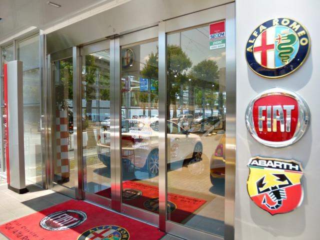 アバルト５９５ コンペティツィオーネ　弊社オーナー様下取り　ワンオーナー車　ドラレコ付き　ＥＴＣ付き　ブラウンサベルトシート　レコードモンツァマフラー　キセノンヘッドライト　禁煙車　純正１７インチアルミホイール（35枚目）