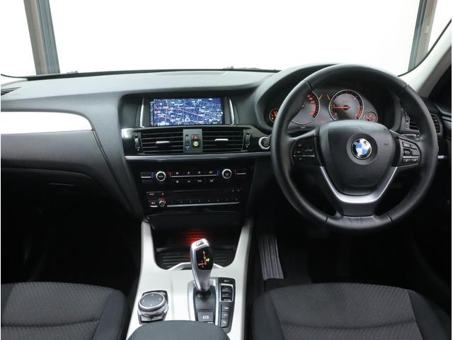 Ｘ３ ｘＤｒｉｖｅ　２０ｄ　メモリーＰシート　タッチレスＰゲート　ナビ３６０°カメラ走行中ＴＶ　衝突軽減　レーンキープ　コンフォートアクセス　ＰＤＣ　１７ＡＷ　デイライト付アダプティブＨＩＤライト　ＬＥＤフォグ　８速ＡＴ　後期型（10枚目）