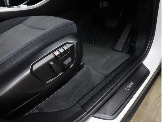 Ｘ３ ｘＤｒｉｖｅ　２０ｄ　メモリーＰシート　タッチレスＰゲート　ナビ３６０°カメラ走行中ＴＶ　衝突軽減　レーンキープ　コンフォートアクセス　ＰＤＣ　１７ＡＷ　デイライト付アダプティブＨＩＤライト　ＬＥＤフォグ　８速ＡＴ　後期型（26枚目）