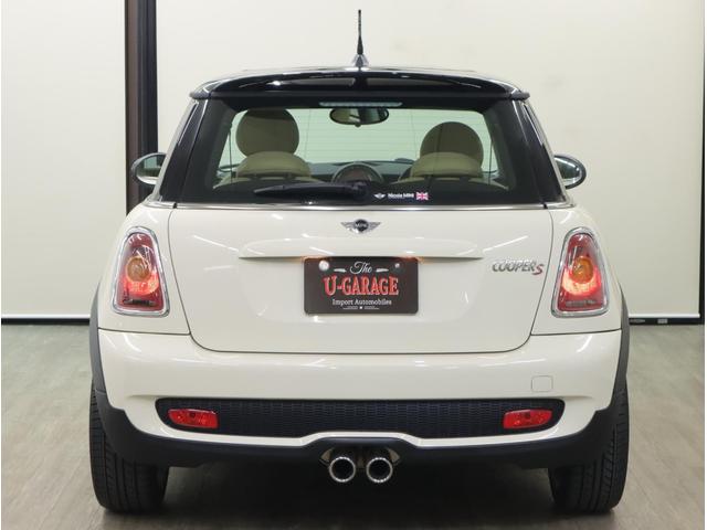 MINI クーパーS パノラマガラスサンルーフ ベージュ革シート/ヒーター HIDライト パドルシフト付6速ステップトロニックAT 純正17AW フォグランプ プッシュスタート Blackジャック・ドア&ルームミラーカバー(5枚目)