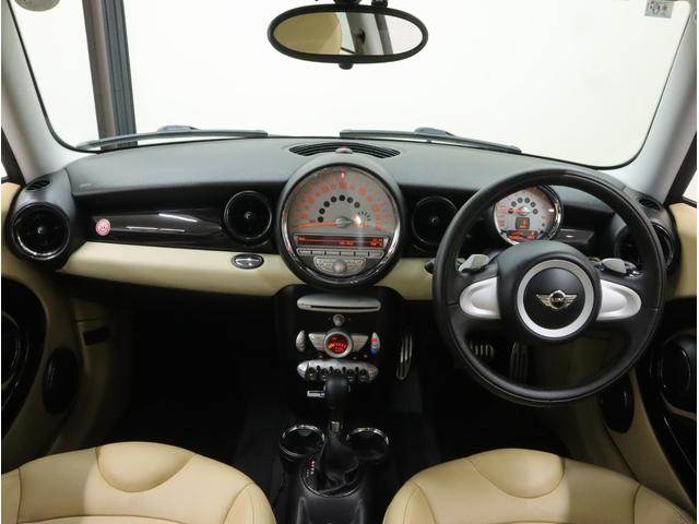 MINI クーパーS パノラマガラスサンルーフ ベージュ革シート/ヒーター HIDライト パドルシフト付6速ステップトロニックAT 純正17AW フォグランプ プッシュスタート Blackジャック・ドア&ルームミラーカバー(8枚目)