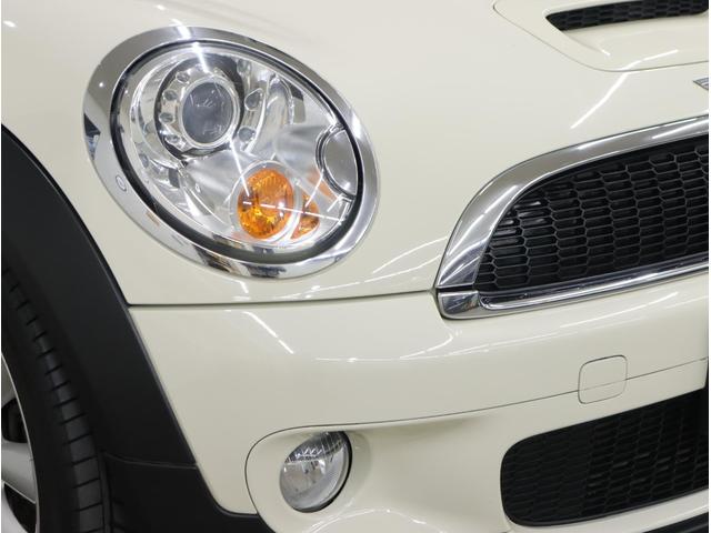 MINI クーパーS パノラマガラスサンルーフ ベージュ革シート/ヒーター HIDライト パドルシフト付6速ステップトロニックAT 純正17AW フォグランプ プッシュスタート Blackジャック・ドア&ルームミラーカバー(30枚目)