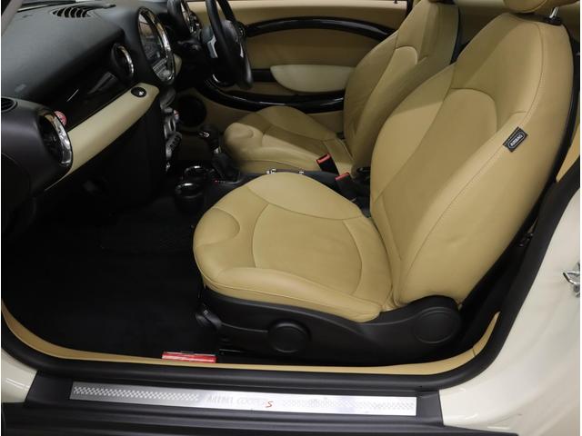 MINI クーパーS パノラマガラスサンルーフ ベージュ革シート/ヒーター HIDライト パドルシフト付6速ステップトロニックAT 純正17AW フォグランプ プッシュスタート Blackジャック・ドア&ルームミラーカバー(67枚目)