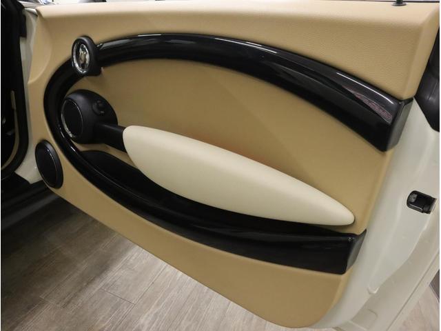 MINI クーパーS パノラマガラスサンルーフ ベージュ革シート/ヒーター HIDライト パドルシフト付6速ステップトロニックAT 純正17AW フォグランプ プッシュスタート Blackジャック・ドア&ルームミラーカバー(72枚目)