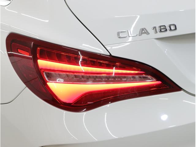 CLAクラス シューティングブレーク CLA180 シューティングブレーク スポーツ 後期 AMGスタイリングP タッチレスPゲート 180°Bカメ カープレイ 前後ドラレコ キーレスゴー 衝突軽減 自動追従 ブラインドスポット AMG18AW HID PTS 半革/ヒータ ナビTV(44枚目)