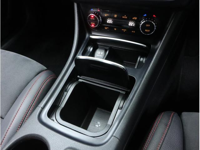 CLAクラス シューティングブレーク CLA180 シューティングブレーク スポーツ 後期 AMGスタイリングP タッチレスPゲート 180°Bカメ カープレイ 前後ドラレコ キーレスゴー 衝突軽減 自動追従 ブラインドスポット AMG18AW HID PTS 半革/ヒータ ナビTV(55枚目)