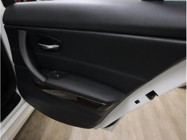 ３シリーズ ３２０ｉ　黒革メモリーＰシート／ヒーター　低ダストブレーキパッド　ｉＤｒｉｖｅＨＤＤナビ／ＣＤ／ＤＶＤ／Ｂカメラ　直噴エンジン　電動パワステ　ＨＩＤライト　ＬＥＤウィンカー　コンフォートアクセス　禁煙　記録９枚（73枚目）