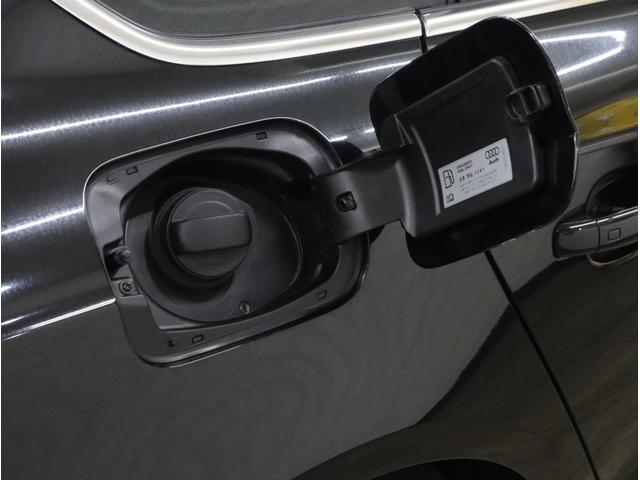 Ａ５スポーツバック ２．０ＴＦＳＩクワトロ　メッキモール曇りなし　黒革スポーツＰシート／ヒーター　ナビ／Ｂカメ／ＴＶ／Ｂｌｕｅｔｏｏｔｈ　純正ドラレコ　１８ＡＷ　ＬＥＤスモールライト付ＨＩＤライト　アドバンストキー　前後パーキングエイド　禁煙車（36枚目）