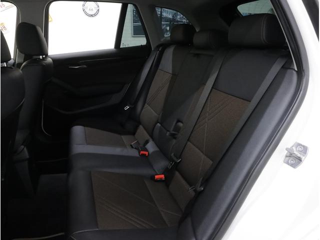 �t���T�C�Y�̃����V�[�g�́A��l�R�l�������������]�T������A�o�b�N���X�g�̌X�������߉\�B�ő�R�P�x�܂ŌX���邱�Ƃ��ł��A�ו��X�y�[�X��D�悵�����Ƃ��́A�o�b�N���X�g�𐂒��ʒu�ɂ܂Œ����\�ł��B