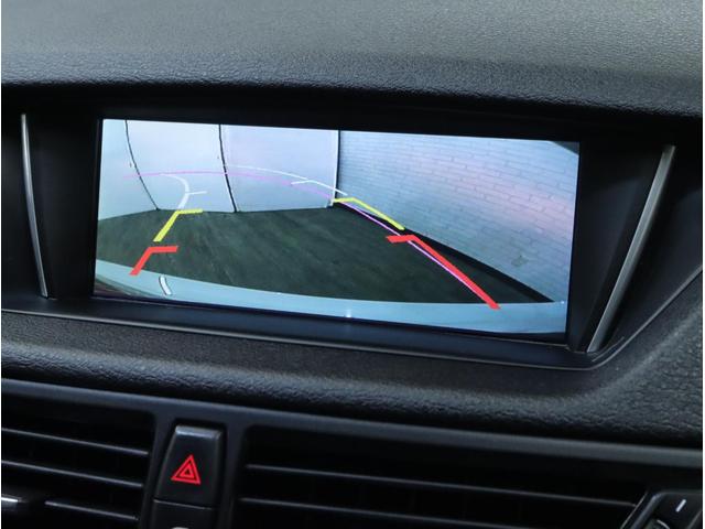 ���o�[�X�M�A�ɘA�����A�ԗ�����̉f����N���ɕ\���B�ڎ��Ŋm�F�ł��郊�A�r���[�J�����͈��S�A�C�e���B�a�l�v��p�`�u�C���^�[�t�F�C�X�L�b�g�𑕒����Ă��邽�߁A�A�V�X�g���C�����X�e�����O�ɘA�����܂��B