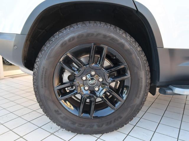 ディフェンダー １１０Ｓ　Ｄ３００　認定中古車　スライディングルーフ　フィックスドサイドステップ　ＭＥＲＩＤＥＡＮサウンド　フロントシートヒーター　インタラクティブドライバーズディスプレイ　フロントコンソールクーラーボックス（9枚目）