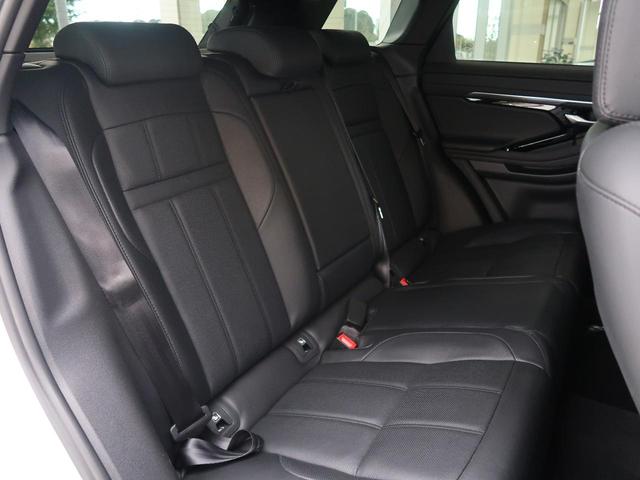 レンジローバーイヴォーク Ｒ－ダイナミック　Ｓ　認定中古車　シートヒーター　ステアリングパドルシフト　パワーテールゲート　パワーシート　アップルカープレイ　パークアシスト　アダプティブクルーズコントロール　全周囲カメラ　アルミホイール　キーレス（8枚目）