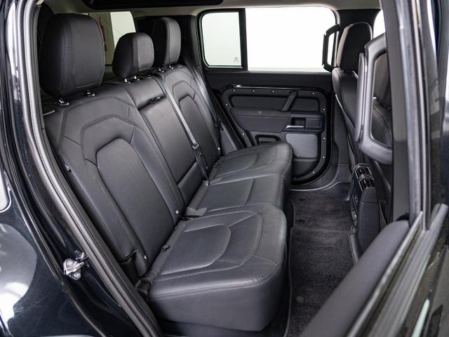 ディフェンダー 110S D300 認定中古車 パノラミックルーフ 衝突軽減 全席シートヒーター 純正19インチAW ブラックパック ワンオーナー サイドステップ アップルカープレイ 全周囲カメラ セミパワーシート ナビ(16枚目)