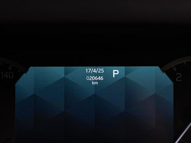 ディフェンダー 110S D300 認定中古車 パノラミックルーフ 衝突軽減 全席シートヒーター 純正19インチAW ブラックパック ワンオーナー サイドステップ アップルカープレイ 全周囲カメラ セミパワーシート ナビ(39枚目)