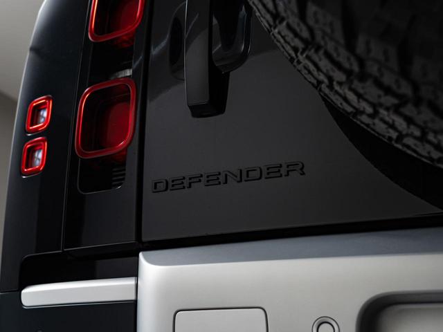 ディフェンダー 110S D300 認定中古車 パノラミックルーフ 衝突軽減 全席シートヒーター 純正19インチAW ブラックパック ワンオーナー サイドステップ アップルカープレイ 全周囲カメラ セミパワーシート ナビ(42枚目)