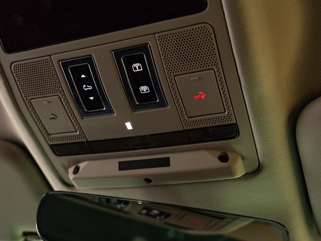 ディフェンダー 110S D300 認定中古車 パノラミックルーフ 衝突軽減 全席シートヒーター 純正19インチAW ブラックパック ワンオーナー サイドステップ アップルカープレイ 全周囲カメラ セミパワーシート ナビ(51枚目)