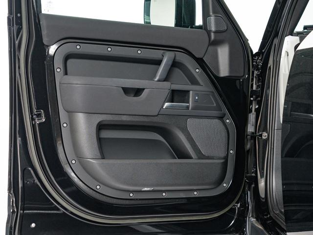 ディフェンダー 110S D300 認定中古車 パノラミックルーフ 衝突軽減 全席シートヒーター 純正19インチAW ブラックパック ワンオーナー サイドステップ アップルカープレイ 全周囲カメラ セミパワーシート ナビ(58枚目)