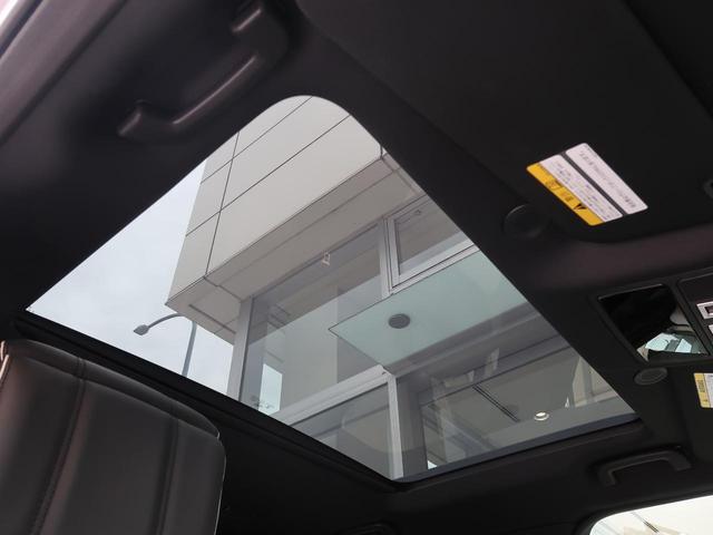 明るく開放的な光を生み出し広々とした空間を演出するパノラミックルーフ！