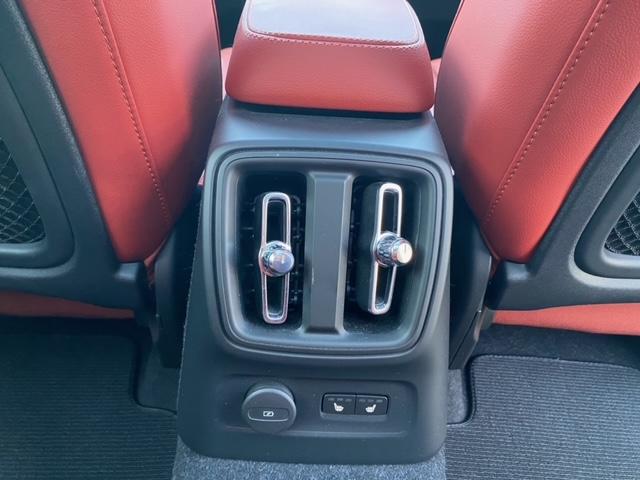 ＸＣ４０ リチャージ　ＰＨＶ　Ｔ５　インスクリプション（27枚目）