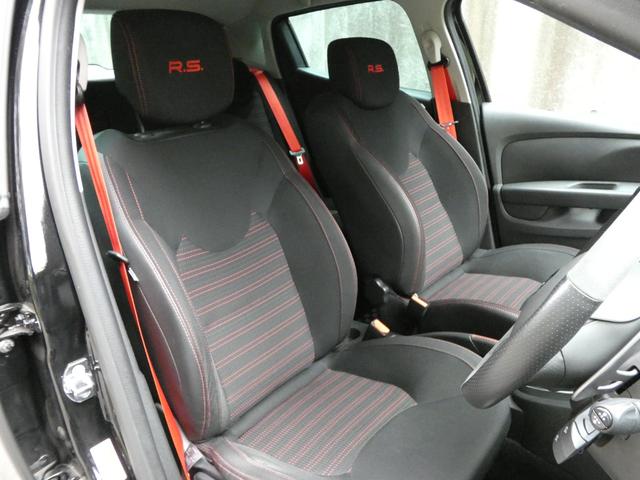 ルーテシア R.S.18 50台限定車 F1タイプエアインテークブレード ボディ同色サイドプロテクションモール ジョンシリウスM センターキャップ ブラックルノーエンブレム ルーフデカール レザー&アルカンタラステアリング(8枚目)