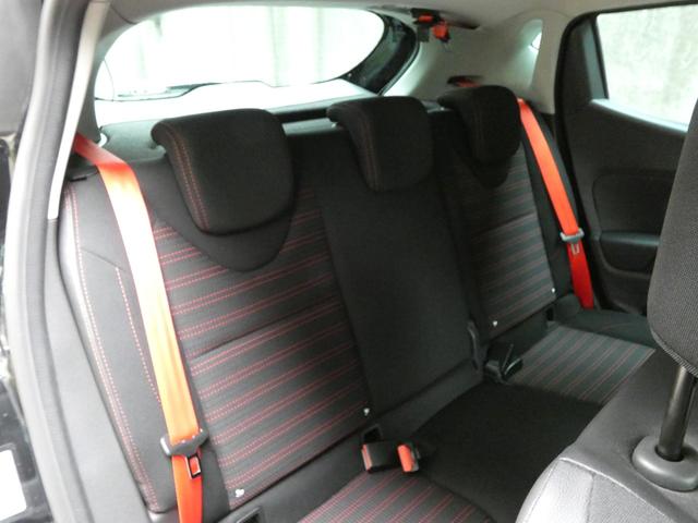 ルーテシア R.S.18 50台限定車 F1タイプエアインテークブレード ボディ同色サイドプロテクションモール ジョンシリウスM センターキャップ ブラックルノーエンブレム ルーフデカール レザー&アルカンタラステアリング(10枚目)