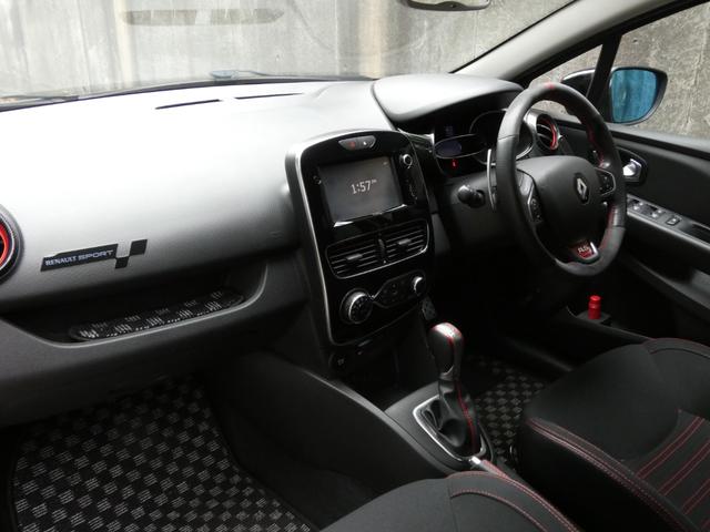 ルーテシア R.S.18 50台限定車 F1タイプエアインテークブレード ボディ同色サイドプロテクションモール ジョンシリウスM センターキャップ ブラックルノーエンブレム ルーフデカール レザー&アルカンタラステアリング(11枚目)