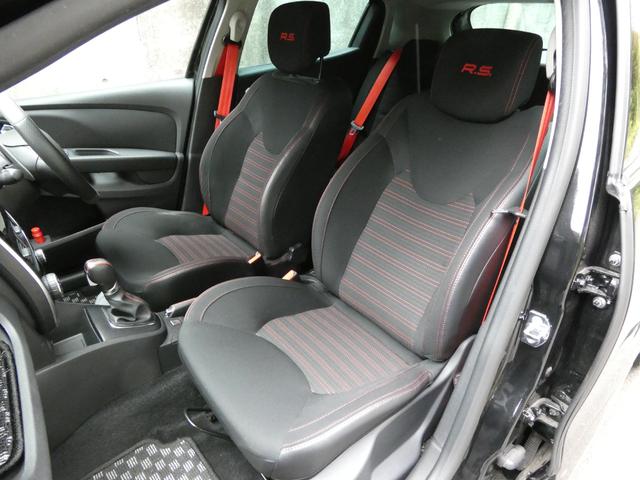 ルーテシア R.S.18 50台限定車 F1タイプエアインテークブレード ボディ同色サイドプロテクションモール ジョンシリウスM センターキャップ ブラックルノーエンブレム ルーフデカール レザー&アルカンタラステアリング(12枚目)