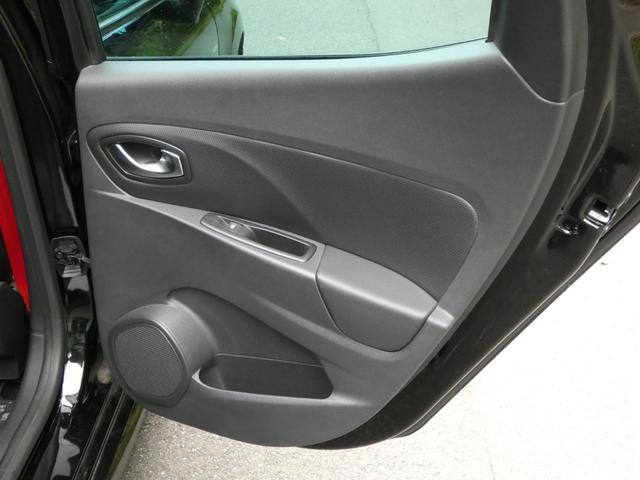 ルーテシア R.S.18 50台限定車 F1タイプエアインテークブレード ボディ同色サイドプロテクションモール ジョンシリウスM センターキャップ ブラックルノーエンブレム ルーフデカール レザー&アルカンタラステアリング(18枚目)