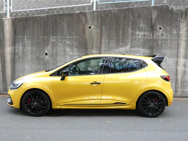 ルーテシア ルノー・スポール　トロフィー　アクラポヴィッチ　１００台限定車　ワンオーナー　アクラポヴィッチコンポジットマフラー　Ｆ１タイプエアインテークブレード　サイドプロテクションモールフィニッシャー　リアエアディフューザー　取説　整備手帳（2枚目）