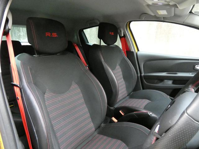 ルーテシア ルノー・スポール　トロフィー　アクラポヴィッチ　１００台限定車　ワンオーナー　アクラポヴィッチコンポジットマフラー　Ｆ１タイプエアインテークブレード　サイドプロテクションモールフィニッシャー　リアエアディフューザー　取説　整備手帳（8枚目）