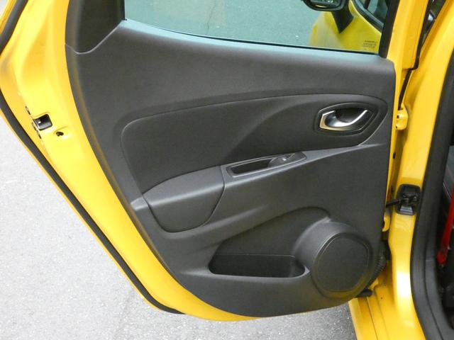 ルーテシア ルノー・スポール　トロフィー　アクラポヴィッチ　１００台限定車　ワンオーナー　アクラポヴィッチコンポジットマフラー　Ｆ１タイプエアインテークブレード　サイドプロテクションモールフィニッシャー　リアエアディフューザー　取説　整備手帳（19枚目）